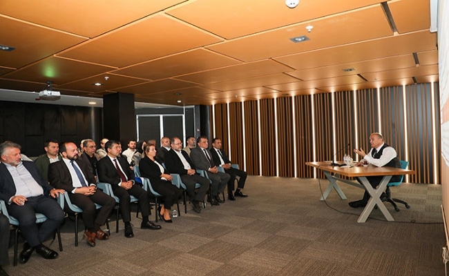 "Başkan Özlü A takımıyla bir araya geldi"