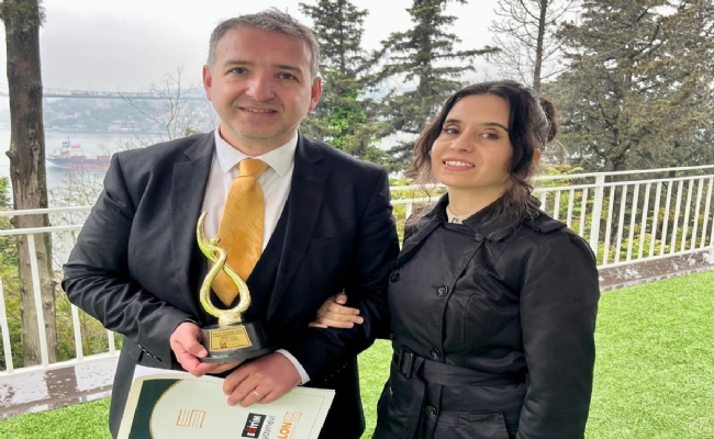 Prof Dk..Haluk Yucel'e Akademik Altın Kalem Ödüllü