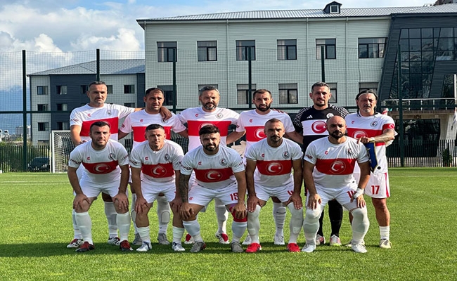 Dostluk  maçının  galibi Türkiye  Masterler  Veteranlar  takımı