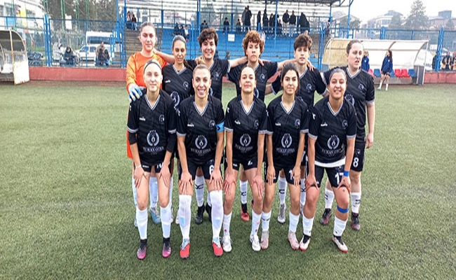  Düzce Kadın futbol takımı ilk galibiyetini aldı
