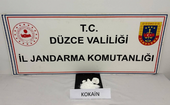 Düzce’de 800 bin TL’lik kokain ele geçirildi