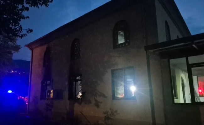 Düzce’de cami alev alev yandı