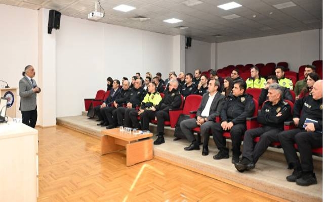 İl Emniyet Müdürlüğünde Protokol Eğitimi Gerçekleştirildi