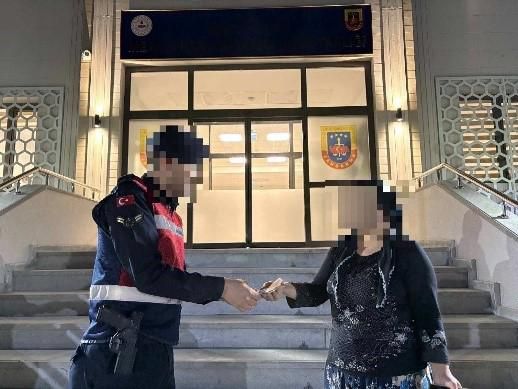 JANDARMA EKİPLERİ GASPCILARI KISA SÜREDE ELE GEÇİRDİ!