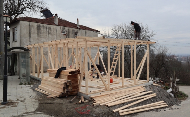 Konuralp'te Dokuya  Uygun Muhtarlık Binası Yapılıyor