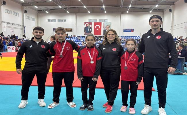 SPOR AKADEMİSİ SPORCULARI MADALYALARLA DÖNDÜ